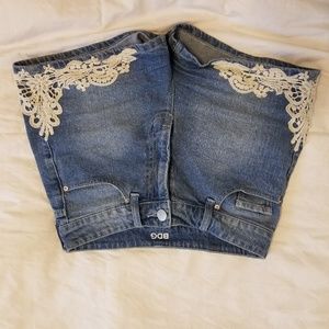 High wasted BDG embroidered shorts size 25